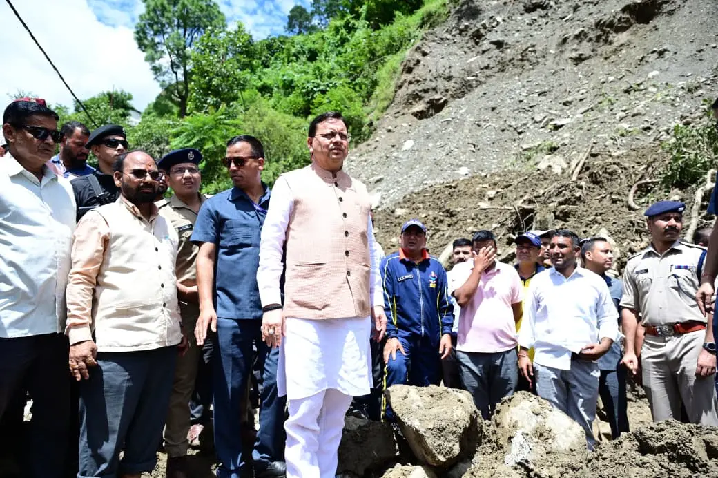 थराली दौरे पर सीएम धामी, आपदा पीड़ितों को दिया हरसंभव मदद का भरोसा