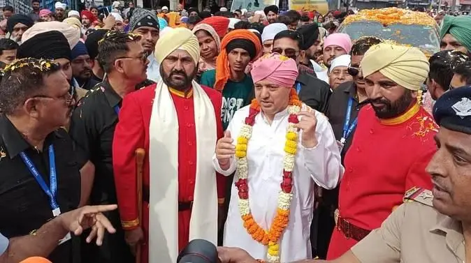 पच्चीस हजार संगतों के साथ निकली श्री दरबार साहिब नगर परिक्रमा