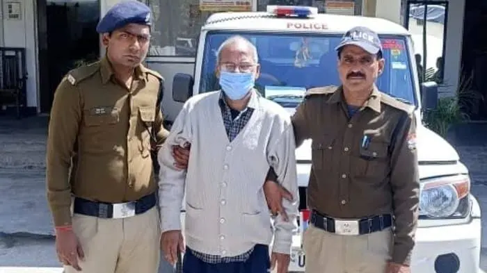 मुख्यमंत्री के पूर्व निजी सचिव और तीन अन्य पर लगा गैंगस्टर एक्ट 